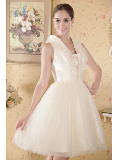 Discount Ivory Puffy Modest Short Bridal Gowns