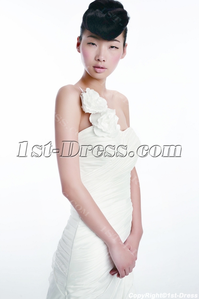 images/201307/big/Simple-Spring-2012-Wedding-Dress-with-Strap-2318-b-1-1374140014.jpg