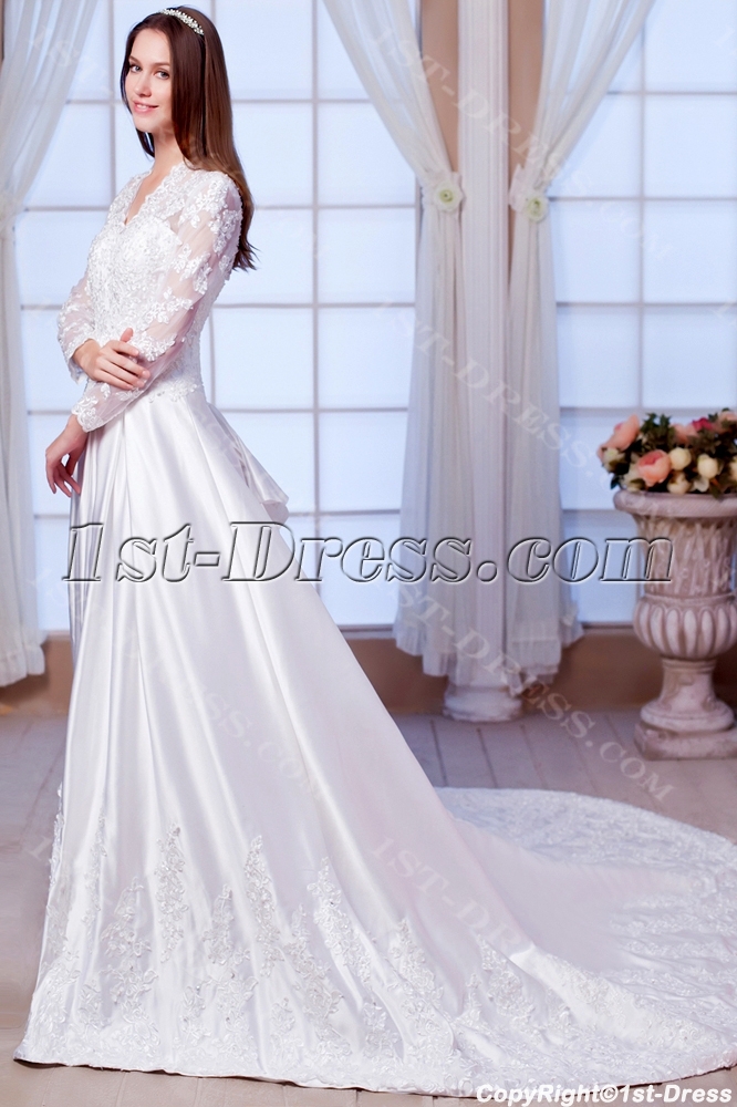 images/201308/big/Lace-Long-Sleeves-Modest-Winter-Wedding-Dress-2013-2679-b-1-1376311024.jpg