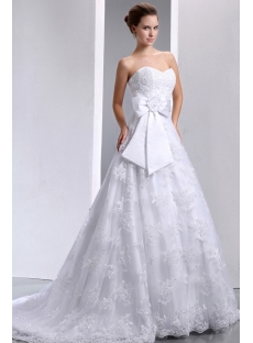 Gorgeous Strapless Sweetheart Lace Wedding Dress with Train