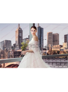 Romantic Long Sleeve Off Shoulder Wedding Dresses 2018
